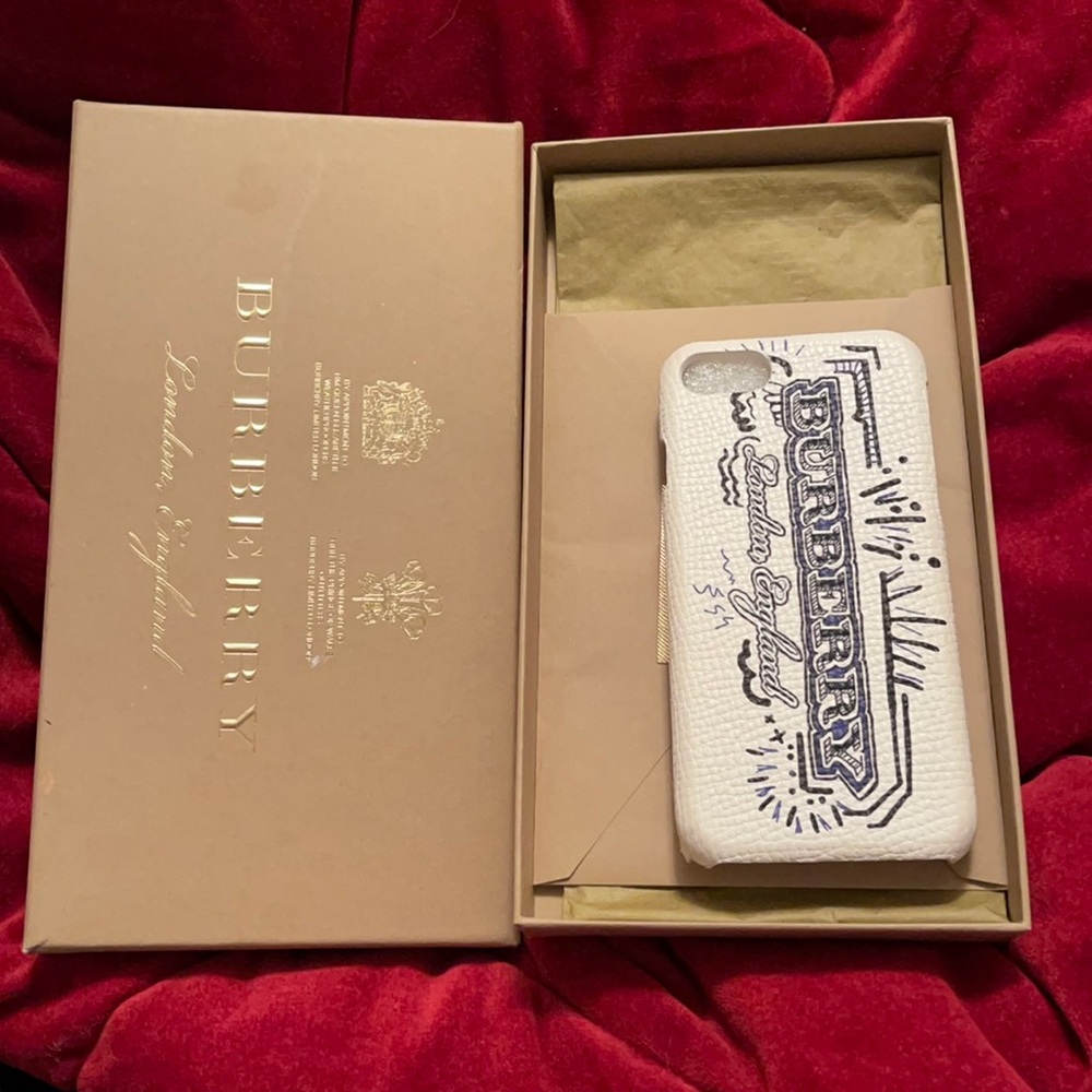 Burberry white iPhone 7 case